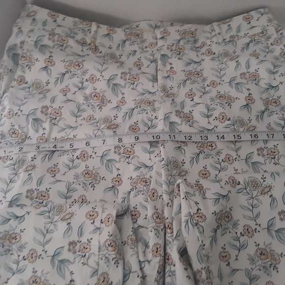 Loft Plus Size 16 Floral Pants - Picture 6 of 11